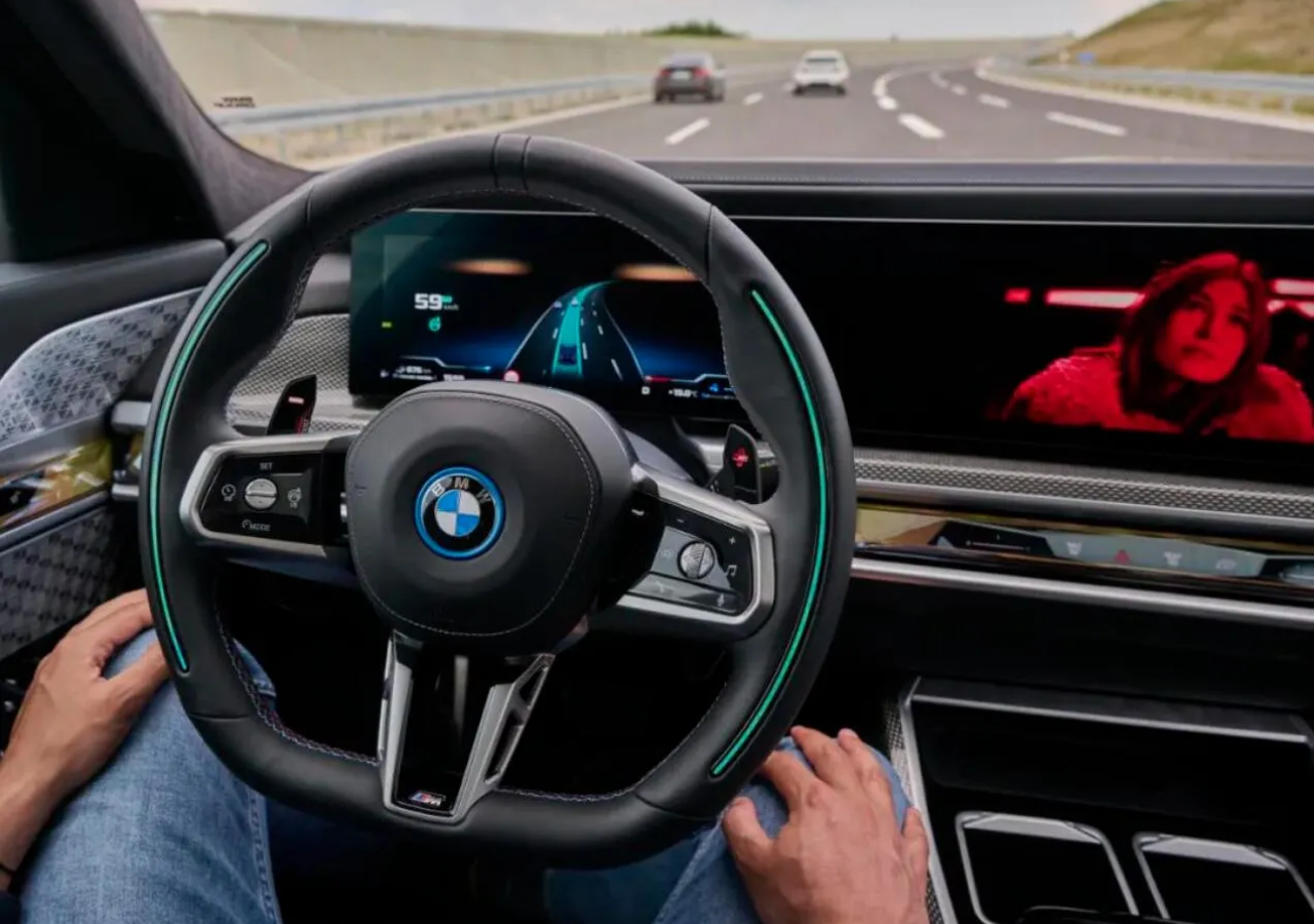 BMW's L3 level autonomous driving vehicles have officially obtained the domestic high-speed road testing license.